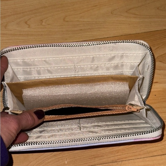 NWOT Unicorn zip around  wallet - Picture 6 of 8
